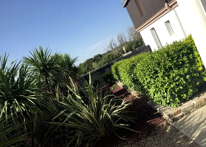 Logis Hôtel&Restaurant LES MOUETTES - Larmor Plage, Proche de LORIENT