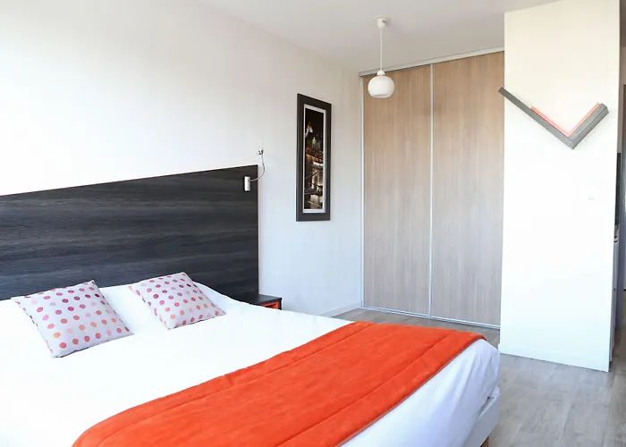 Aparthotel Adonis Paris Sud à Chevilly-Larue