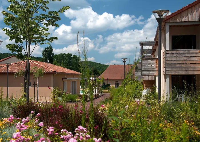 Vacancéole - Résidence Le Clos du Rocher Les Eyzies