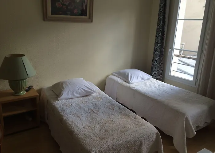 Au Royal Mad Hotel Parijs
