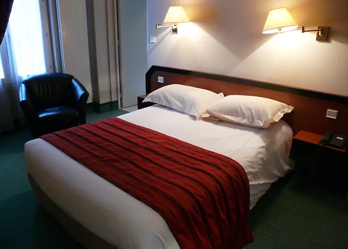 Brit Hotel Privilege Le Royal - Centre Gare Troyes