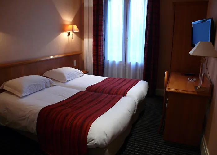 Brit Hotel Privilege Le Royal - Centre Gare Troyes