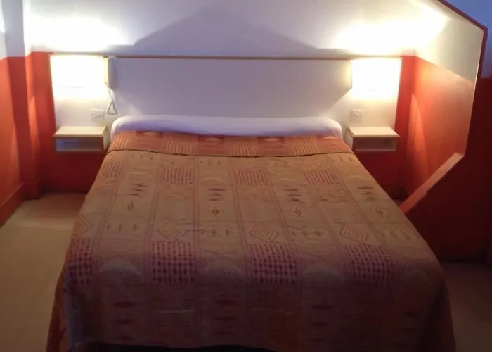 Hotel Du Pont Neuf Parigi