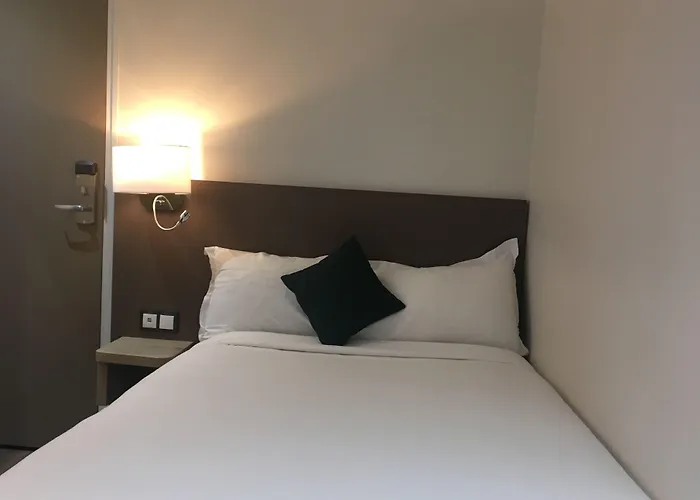 Hotel Courcelles Médéric Parigi