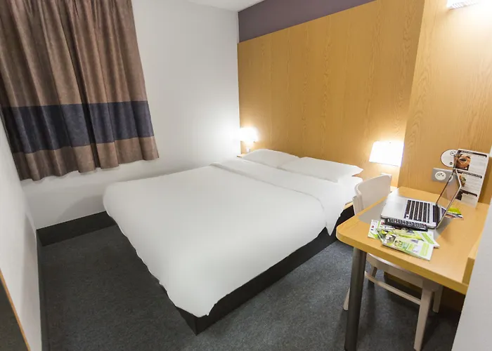 B&B Hotel Niort Marais Poitevin Est