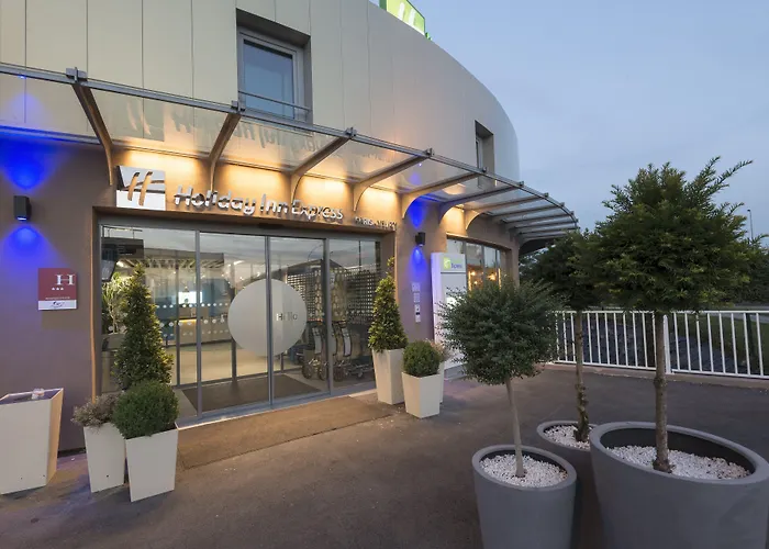 Holiday Inn Express Paris - Velizy By Ihg