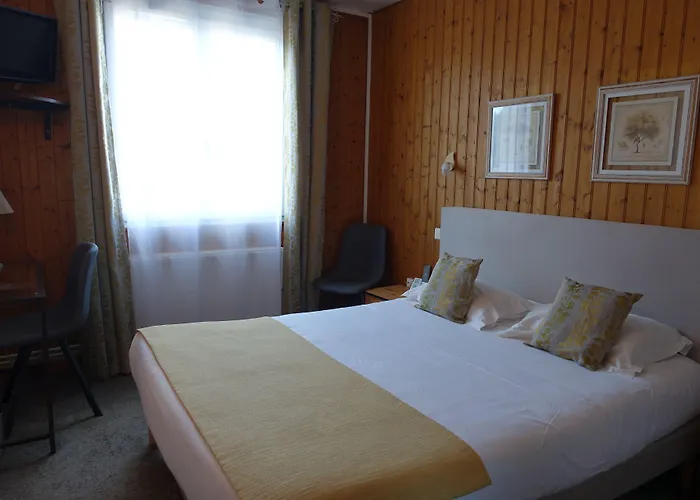 Logis Hôtel Emeraude Confolens