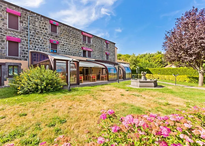 Hotel Les Hirondelles à Orcines