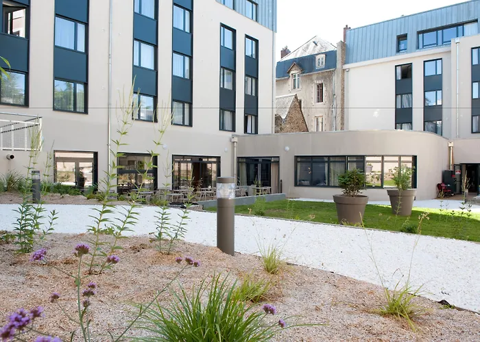 Eymouthiers (Charente) Hotels