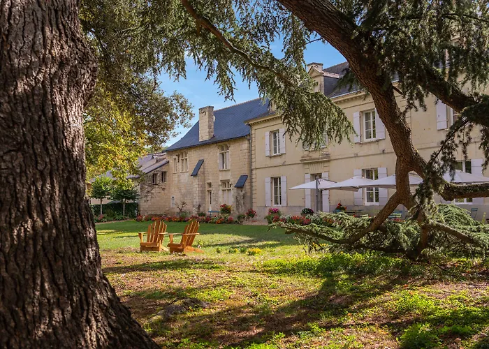 Fontevraud-l'Abbaye Hotels