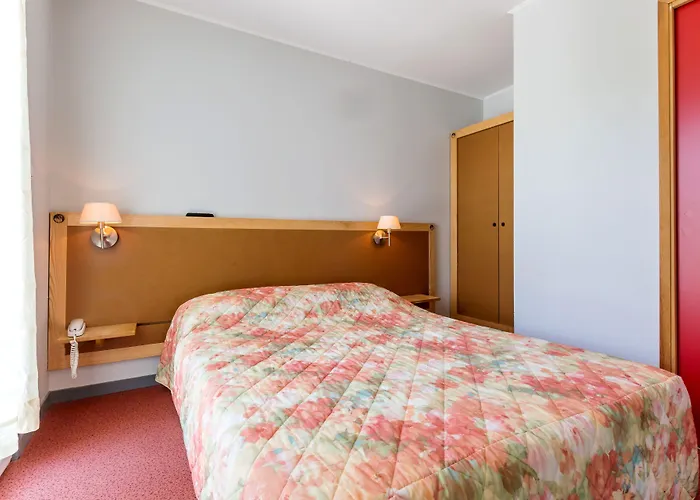 Yssingeaux Hotels