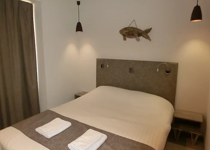 Hotel Sur Le Quai Port Vendres