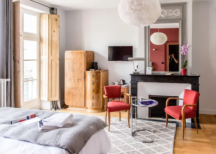 Rochefort (Charente-Maritime) Hotels