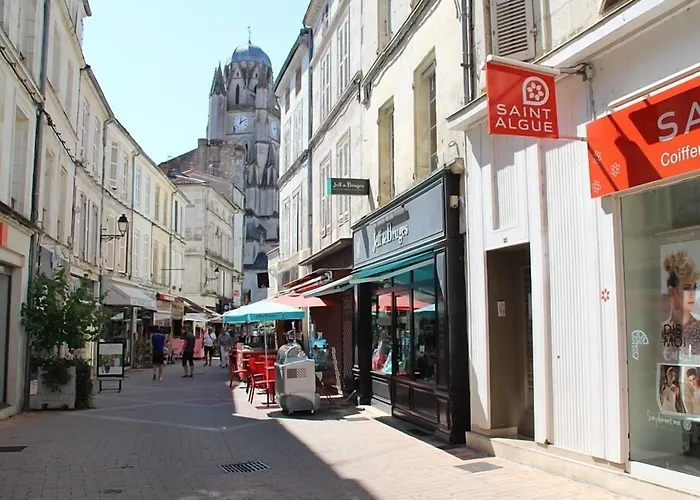 Une Chambre en Ville Saintes