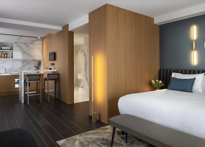 Howard sur Seine - Asnieres Paris La Defense
