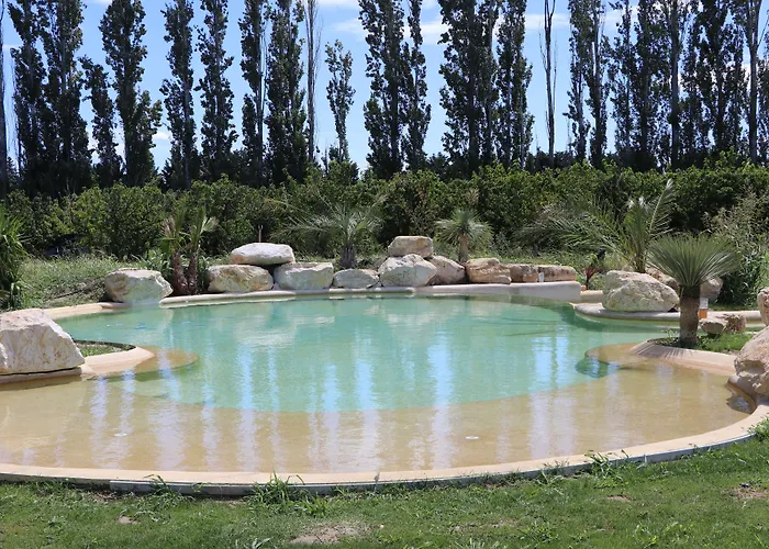 Le Mas Des Cerisiers Jacuzzi Et Sauna Inclus Pour Tous Les Logements Avignon