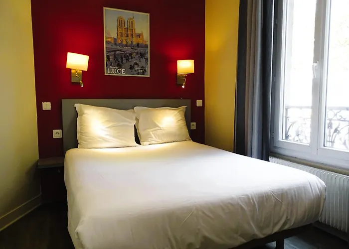 Hipotel Belgrand Edith Piaf Paris