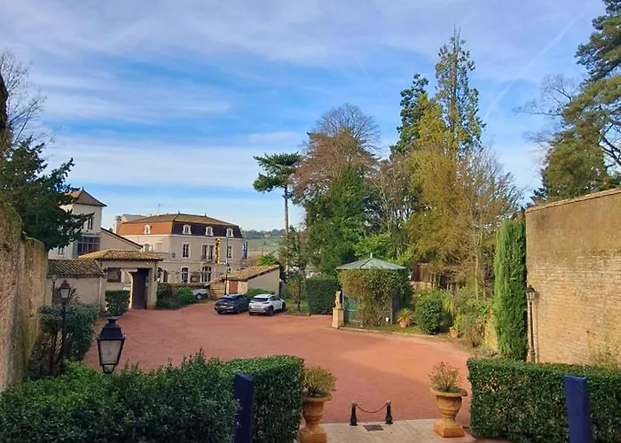 Tournus Hotels
