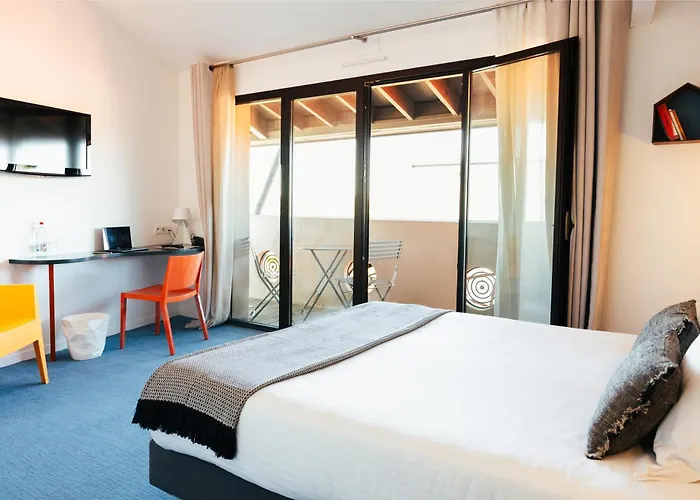 Hotel L’Échappée Belle à LʼIsle-Jourdain