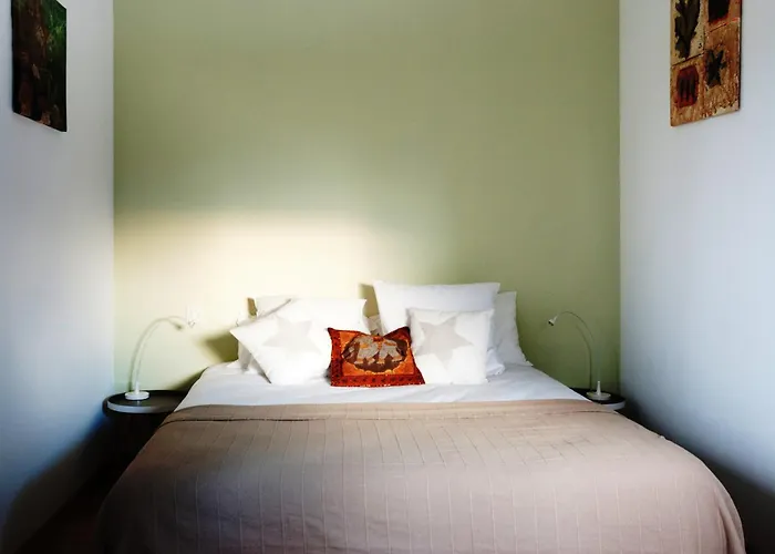 Hotels in Frontignan