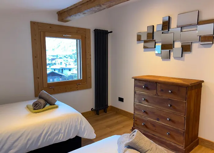 The Castle, 10 Bedroom Chalet, Chamonix Centre
