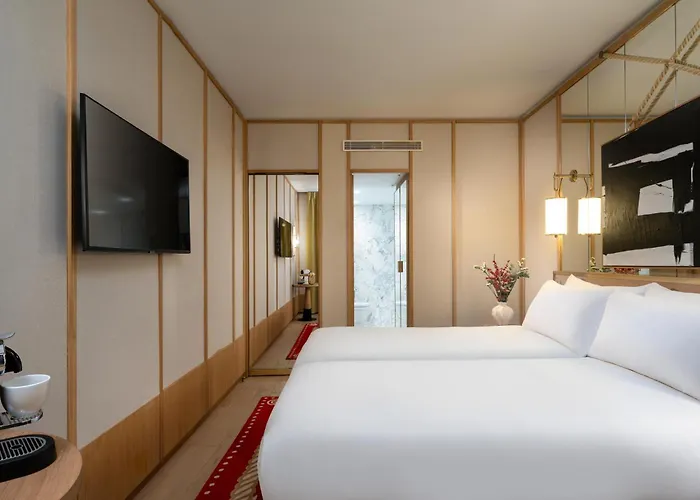 Le Belgrand Hotel Paris Champs Elysees, Tapestry By Hilton