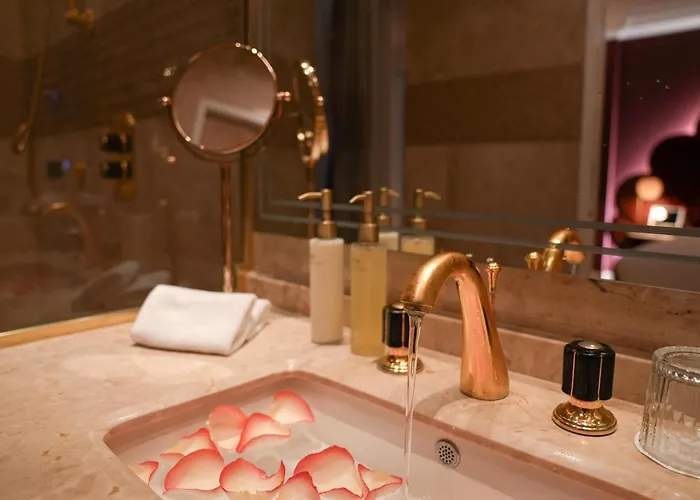 Paris J'Adore Hotel & Spa (Adults Only)