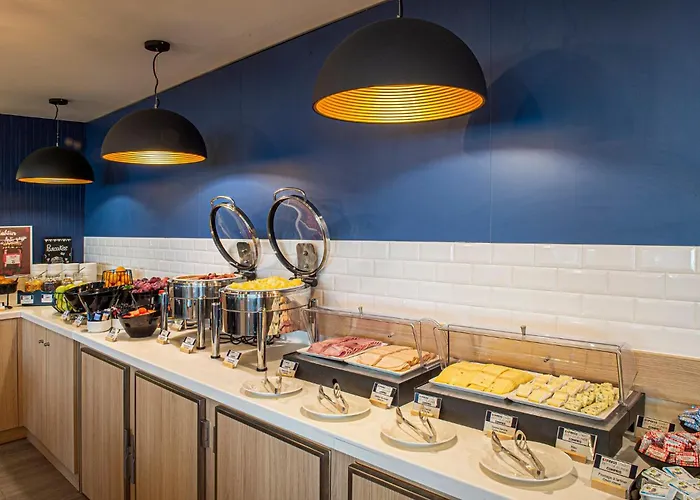 Holiday Inn Express Paris-Canal De La Villette By Ihg