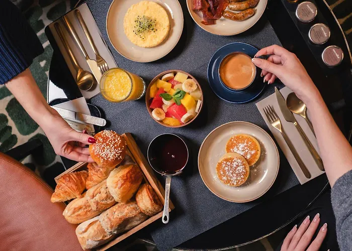 Le Cinq Codet Hotel Paris