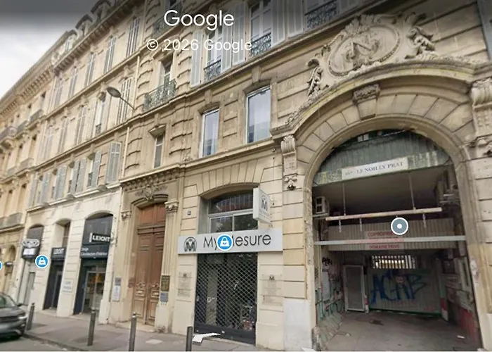 Aparthotel Loft 200m2 avec écran led géant de 10m2 Marsella