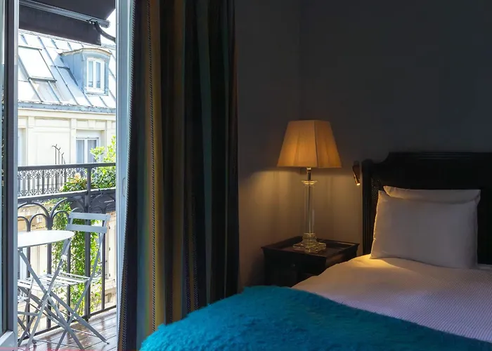 New Hotel République Parigi