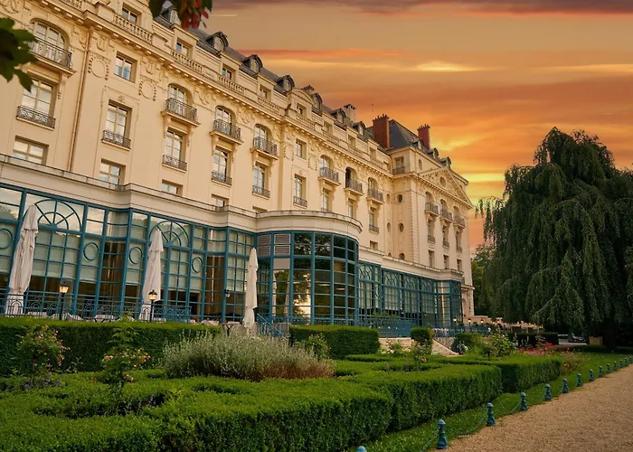Versailles Hotels