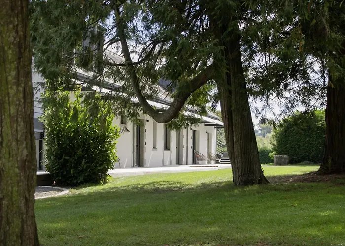 Hôtels à Fresnay-sur-Sarthe