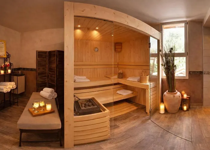 Embrun Hotels