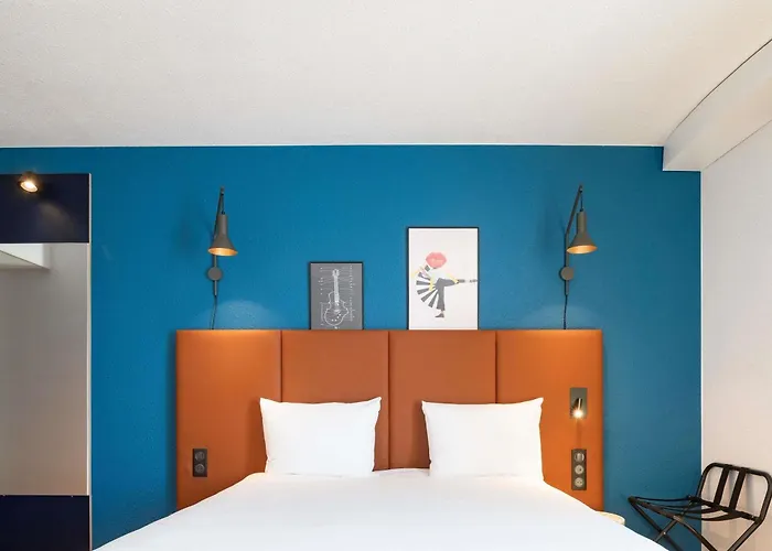 Port-en-Bessin-Huppain Hotels