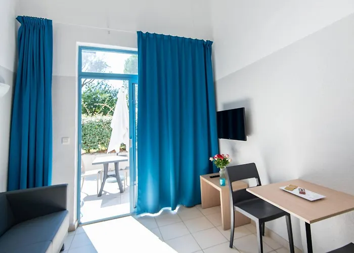 Zenitude Hôtel-Résidences La Tour de Mare Fréjus