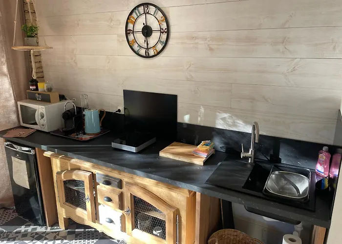 La Chambre Haute, spa et jardin extérieur à Nîmes