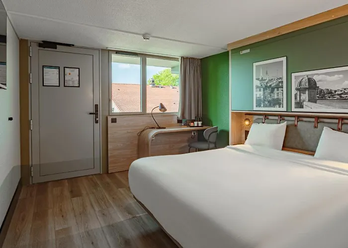Bayonne Hotels