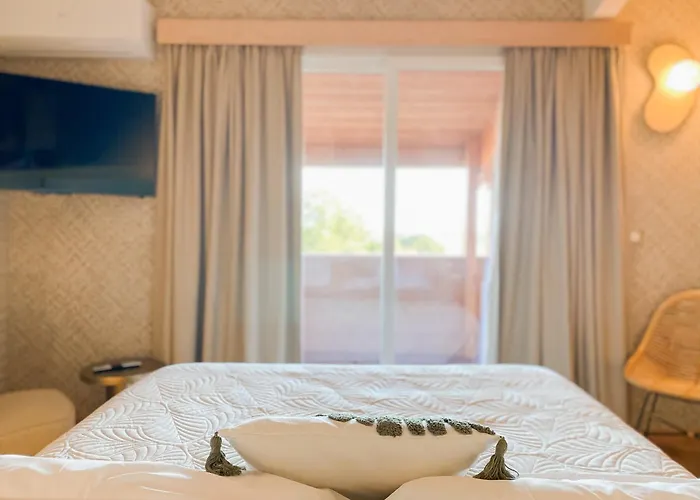 Chateau Le Bouis Hotel & Wine Gruissan