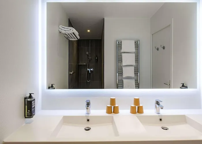 Ibis Paris Canal Saint Martin