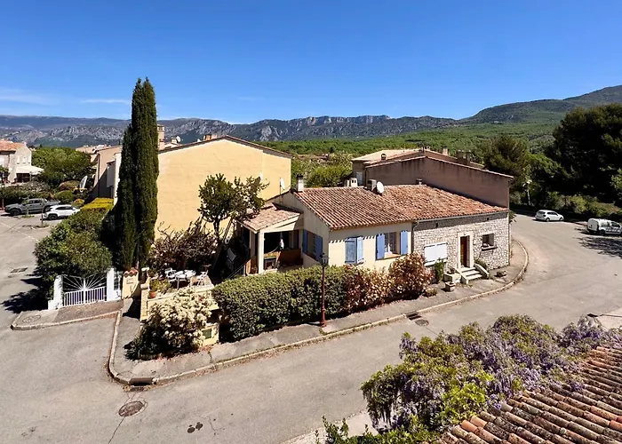 Les Salles-sur-Verdon Hotels