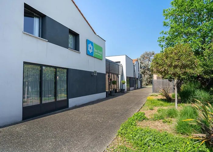 Sure Hotel By Best Western Les Portes De Montauban Campsas