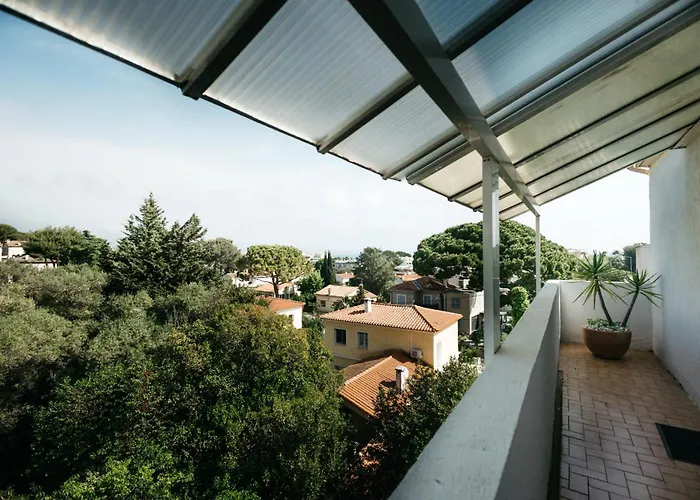 Hôtel Le Petit Castel Antibes