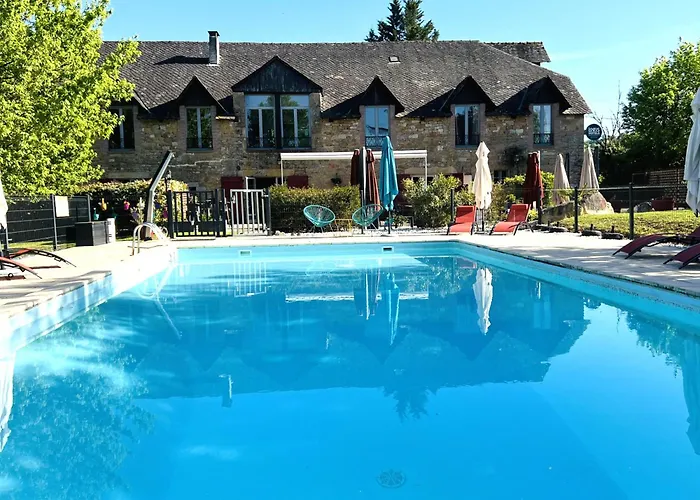 Cressensac-Sarrazac Hotels