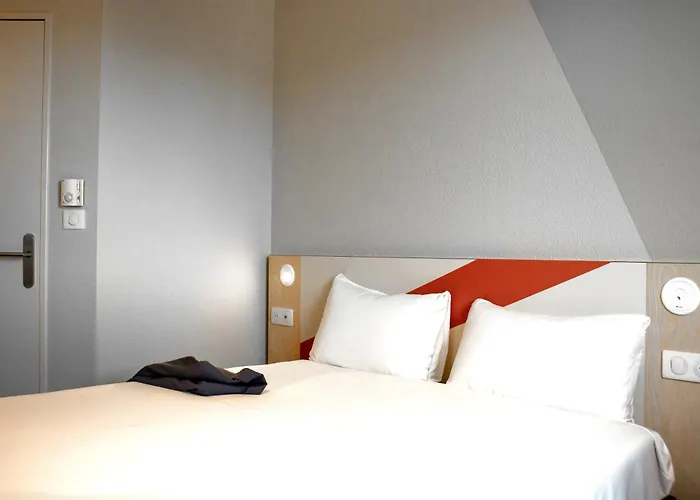 Villenave-d'Ornon Hotels