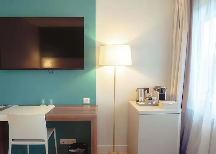 Hotels in Ussac