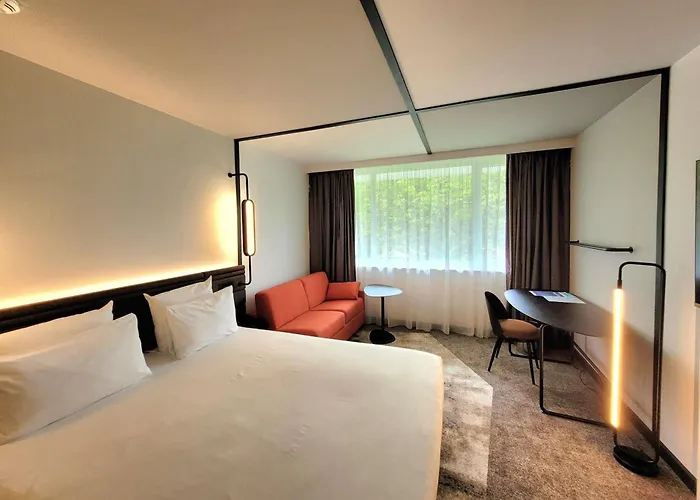 Lesquin Hotels