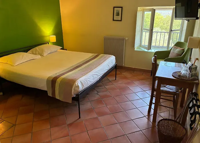 Saint-Laurent-du-Verdon Hotels