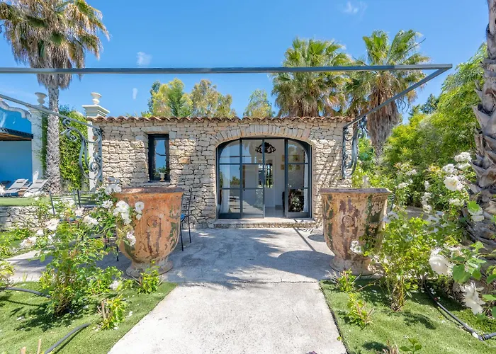 Blue Palm Provence Villa & Suites Aix-en-Provence