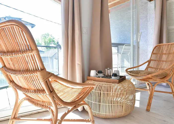 Villars-les-Dombes Hotels
